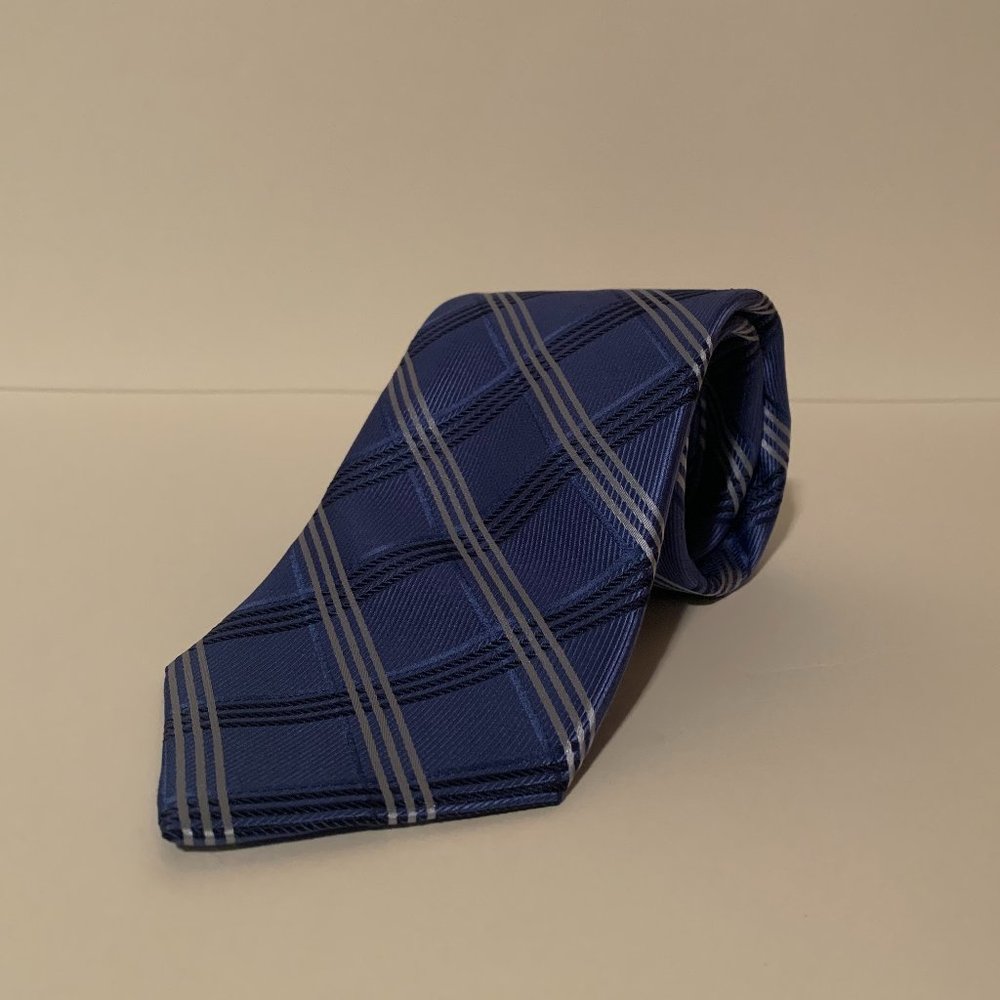 IZOD Blue Striped Men's Necktie